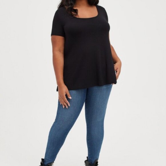 Torrid size 4 Super Soft Scoop Neck Swing Short Sleeve Tee- Black - Picture 3 of 8